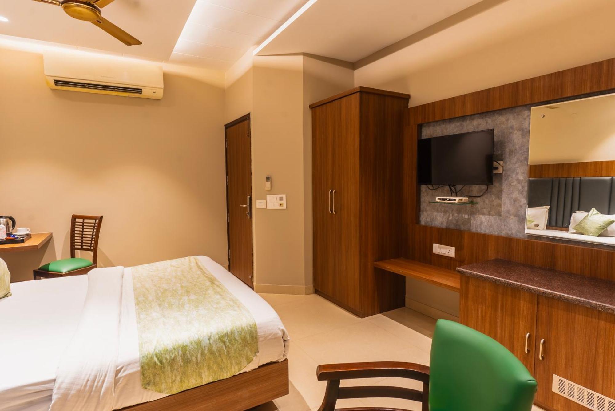 Hotel Amritsar International 2 Min Walk From Amritsar Bus Stand Eksteriør billede
