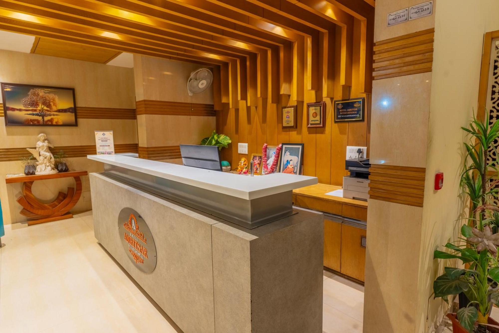 Hotel Amritsar International 2 Min Walk From Amritsar Bus Stand Eksteriør billede