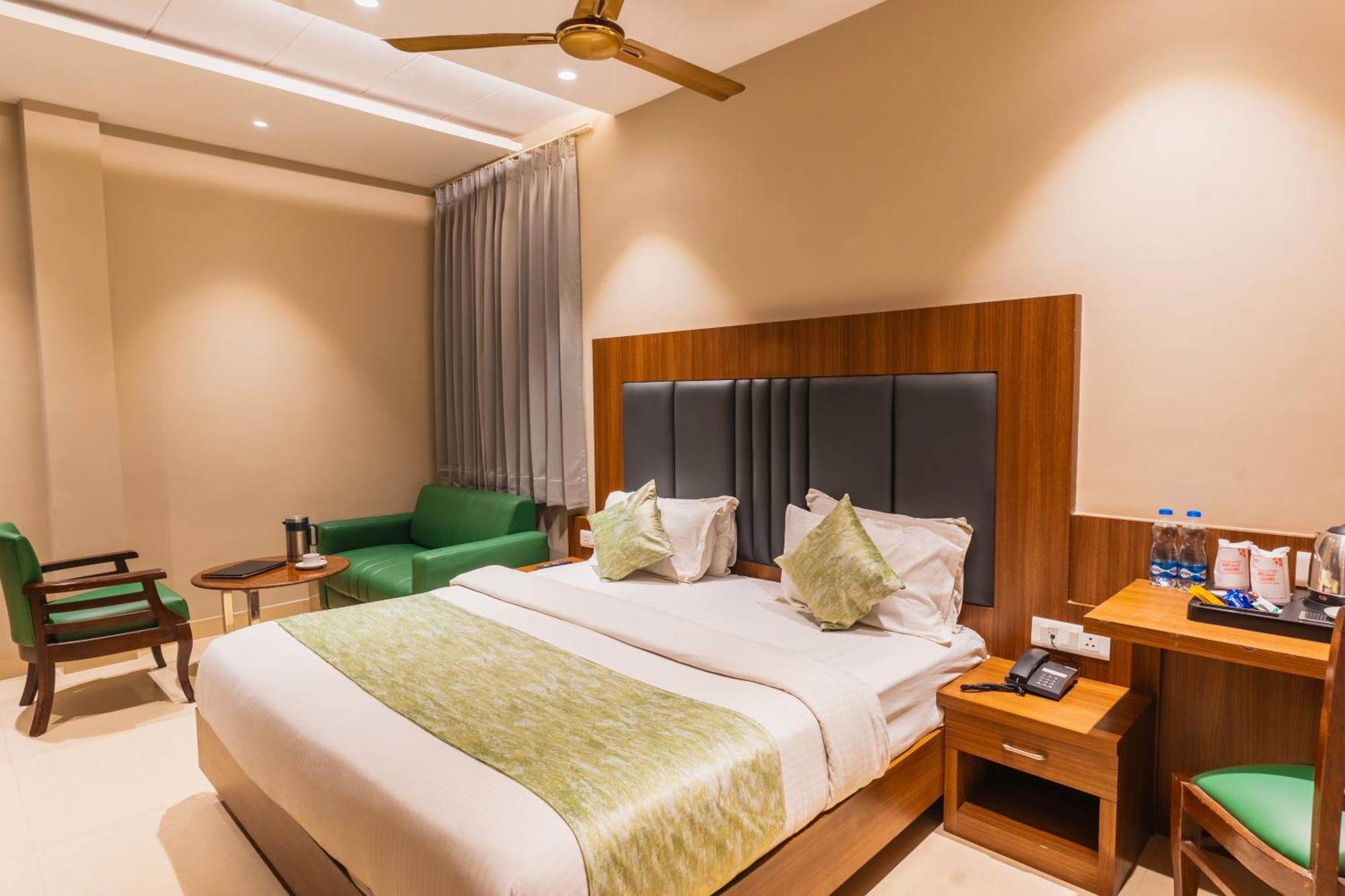 Hotel Amritsar International 2 Min Walk From Amritsar Bus Stand Eksteriør billede