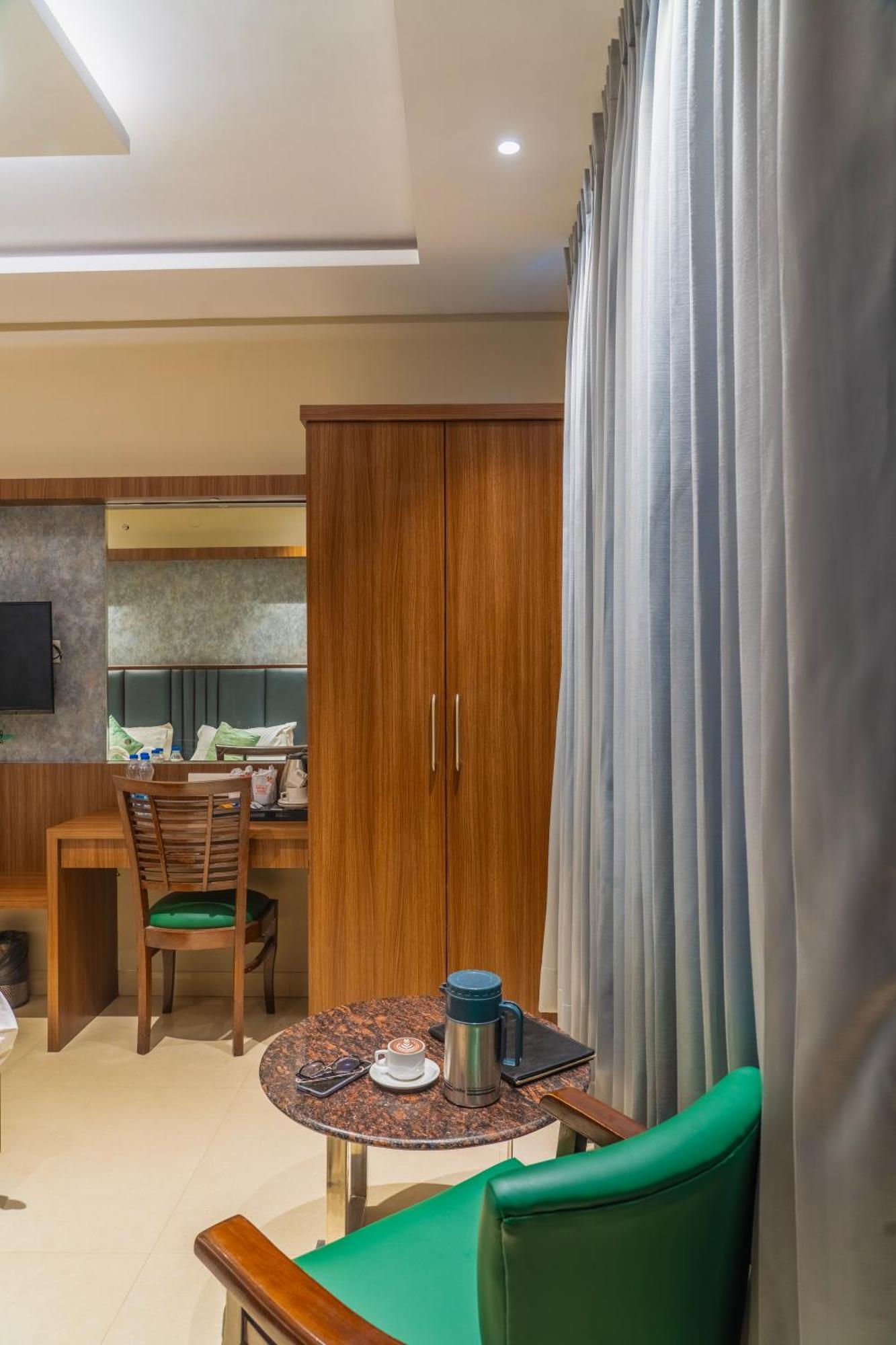 Hotel Amritsar International 2 Min Walk From Amritsar Bus Stand Eksteriør billede