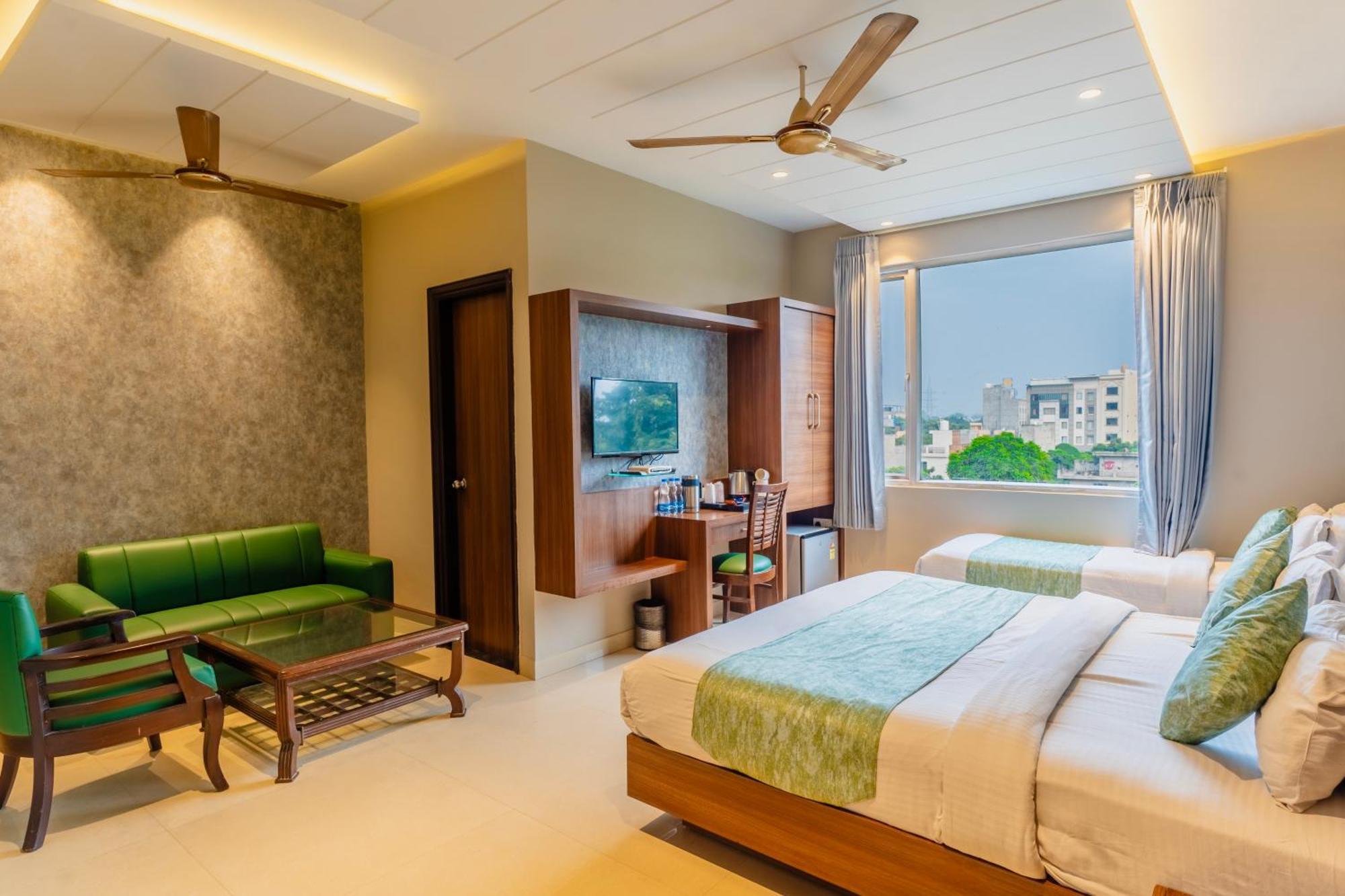 Hotel Amritsar International 2 Min Walk From Amritsar Bus Stand Eksteriør billede